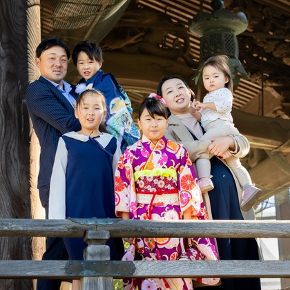 出張撮影くろさわが出張撮影したどういたしまして。, Sushi Edokko, 人間の背中などが写った「七五三」の家族写真