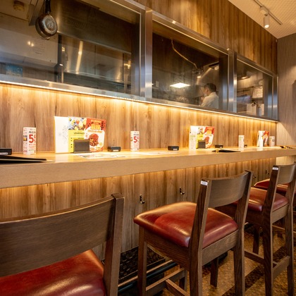 踊るカメラマンAKIRAが撮影したウェディングや家族、ビジネスの写真