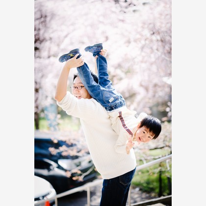 アトリエ　エピカ/清水　一哉が出張撮影した植物, 感情, レクリエーションなどが写った「桜フォト」の家族写真