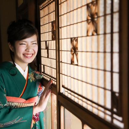 スマイルハンターが出張撮影した家族写真(キッズ,ベビーフォト)などが写った「成人式フォト」の家族写真