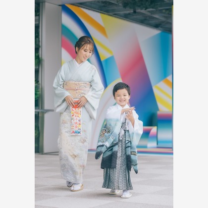 踊るカメラマンAKIRAが撮影したウェディングや家族、ビジネスの写真