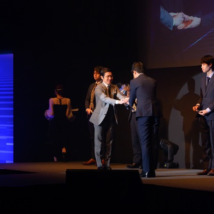 上野貢希が撮影した「企業総会写真撮影」の写真