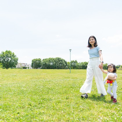 合同会社優希photoが出張撮影した成人式, 落葉, 着物が写った家族写真の出張撮影の写真
