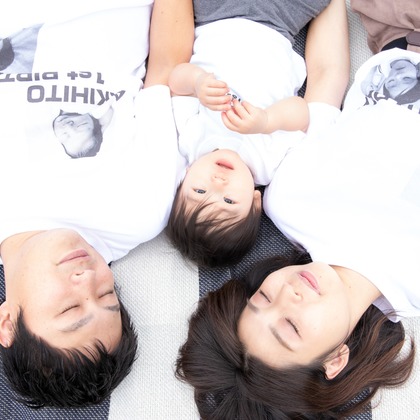 瀧澤 唯が出張撮影したペストリー, ジェスチャー, 自然の中の人々などが写った「誕生日撮影@海浜幕張公園」の家族写真