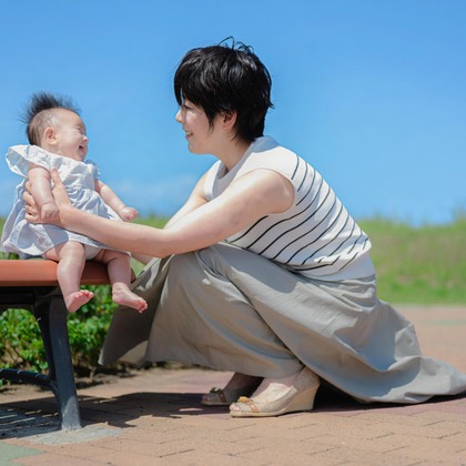 高木勇斗が出張撮影したグローブ, フラッシュ撮影, 家族一緒に写真を撮るなどが写った「様々な人物」の家族写真