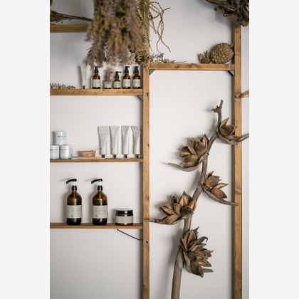 德永三千代が撮影した「ショップ・サロン」の写真