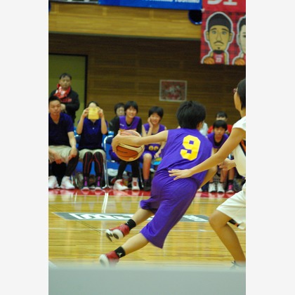 間地大輔が出張撮影したバスケットボールの動き, 運動, スポーツユニフォームなどが写った「運動会等」の家族写真