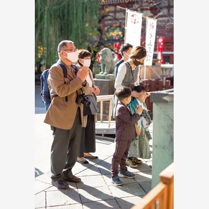 Takushi Yamamoto Photo Officeが出張撮影した「ポートレート」の家族写真