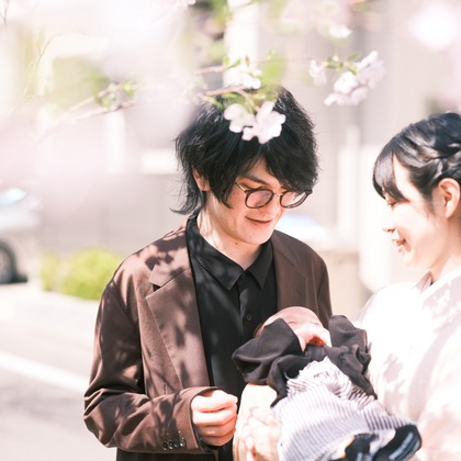 この写真は、出張撮影(家族写真(キッズ,ベビーフォト))のアルバム「家族写真撮影全般」にある写真の1枚で、家族写真(キッズ,ベビーフォト)などが写っています。<br>「家族写真撮影全般」では他にも:albumPhotoCount枚の家族写真を見ることができます。撮影者は杉本 周平です。カメラマンのプロフィールページで、家族写真(キッズ,ベビーフォト)撮影の口コミやおすすめコメントを見ることができます。