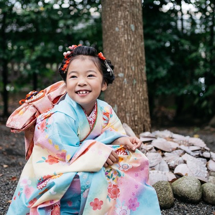 植村由理が出張撮影したストリートファッション, 753, 生物などが写った「七五三　＠神明社　横浜」の家族写真