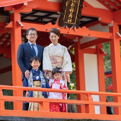 MALVA Photographyが出張撮影した赤ちゃん・幼児服, 慰め, ニューボーンフォト(新生児写真)が写った七五三フォトの写真