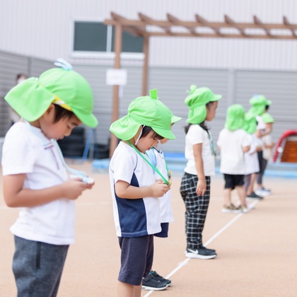 T.Matsumuraが出張撮影した甘いひよこ, 鍛冶池キャンプ場, ローラースポーツなどが写った「運動会（保育園）」の家族写真