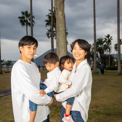 岩坪眞一郎が出張撮影した家族写真(キッズ,ベビーフォト)などが写った「還暦祝い家族写真」の家族写真