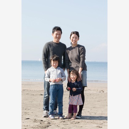 眞田 厚司が出張撮影したペンギン, スポーツグループ, イヌ科などが写った「家族写真・子供写真」の家族写真