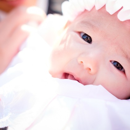 アトリエ　エピカ/清水　一哉が出張撮影したインタラクション, 顔, お宮参りなどが写った「お宮参り」の家族写真