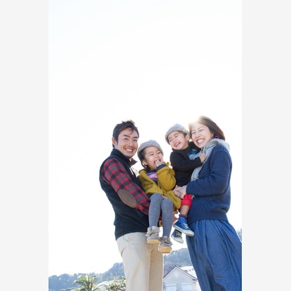 眞田 厚司が出張撮影したペンギン, スポーツグループ, イヌ科などが写った「家族写真・子供写真」の家族写真