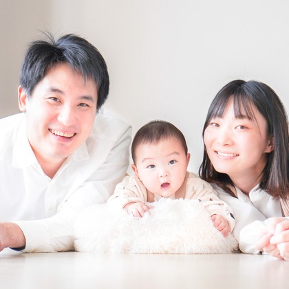 この写真は、出張撮影(家族写真(キッズ,ベビーフォト))のアルバム「Family」にある写真の1枚で、家族写真(キッズ,ベビーフォト)などが写っています。<br>「Family」では他にも:albumPhotoCount枚の家族写真を見ることができます。撮影者は新津帯刀です。カメラマンのプロフィールページで、家族写真(キッズ,ベビーフォト)撮影の口コミやおすすめコメントを見ることができます。