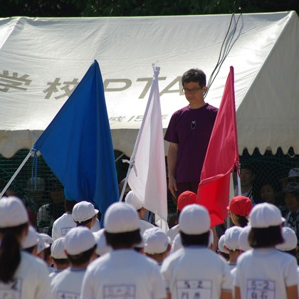 間地大輔が出張撮影したバスケットボールの動き, 運動, スポーツユニフォームなどが写った「運動会等」の家族写真