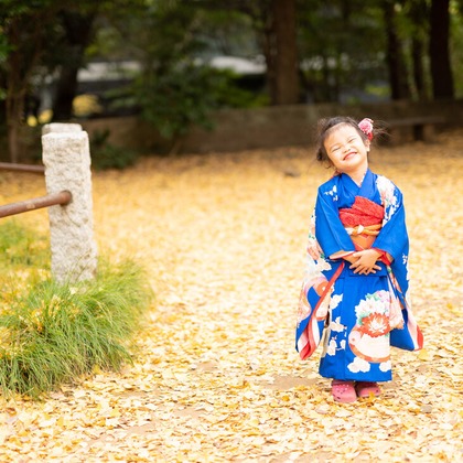 Takushi Yamamoto Photo Officeが出張撮影した「ポートレート」の家族写真