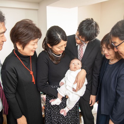 岩坪眞一郎が出張撮影した植物, 雲, 空が写ったお宮参りの写真