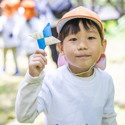 この写真は、出張撮影(家族写真(キッズ,ベビーフォト))のアルバム「保育園（５歳児）お楽しみ会」にある写真の1枚で、家族写真(キッズ,ベビーフォト)などが写っています。<br>「保育園（５歳児）お楽しみ会」では他にも:albumPhotoCount枚の家族写真を見ることができます。撮影者はスタジオ11です。カメラマンのプロフィールページで、家族写真(キッズ,ベビーフォト)撮影の口コミやおすすめコメントを見ることができます。