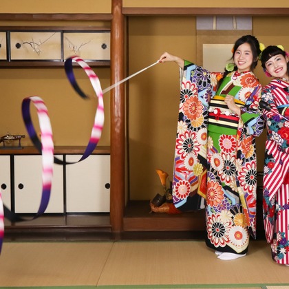 スマイルハンターが出張撮影した家族写真(キッズ,ベビーフォト)などが写った「成人式フォト」の家族写真