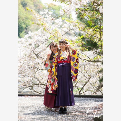 この写真は、出張撮影(家族写真(キッズ,ベビーフォト))のアルバム「卒業式」にある写真の1枚で、家族写真(キッズ,ベビーフォト)などが写っています。<br>「卒業式」では他にも:albumPhotoCount枚の家族写真を見ることができます。撮影者はA&K STUDIO CO.,LTD.（上野 晃嗣）です。カメラマンのプロフィールページで、家族写真(キッズ,ベビーフォト)撮影の口コミやおすすめコメントを見ることができます。