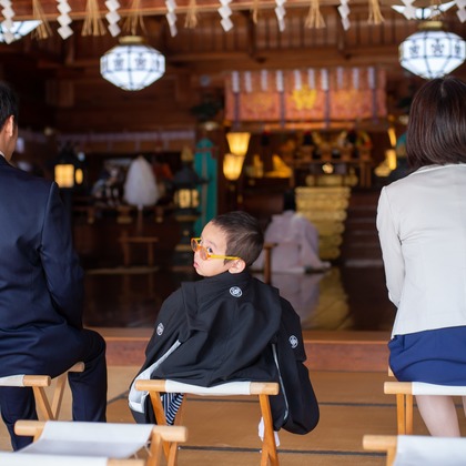 竹部 祐樹が出張撮影した防府天満宮, 足首, 人間の足などが写った「七五三＠防府天満宮」の家族写真