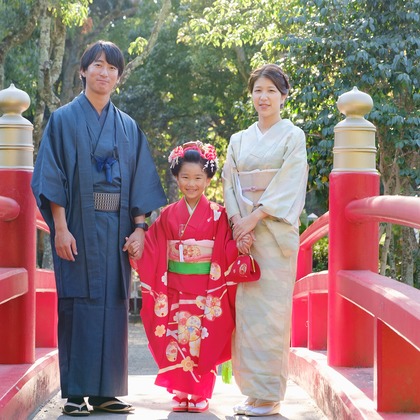 高夏写真店が出張撮影した「七五三の撮影」の家族写真