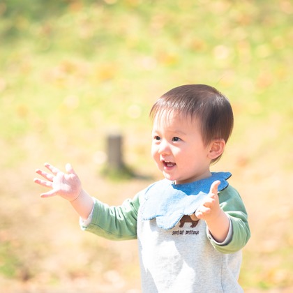 ゆのみふぉとが出張撮影したタンポポ, 分かち合う, ストリートファッションなどが写った「自然な姿や笑顔」の家族写真