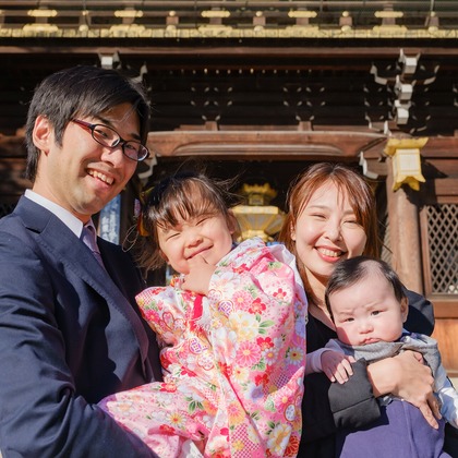 高夏写真店が出張撮影した「七五三の撮影」の家族写真