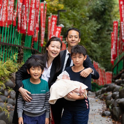 T.Matsumuraが出張撮影した日枝神社, ひえ神社, 日本の建築などが写った「お宮参り＠日枝神社」の家族写真