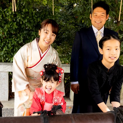 出張撮影くろさわが出張撮影したどういたしまして。, Sushi Edokko, 人間の背中などが写った「七五三」の家族写真