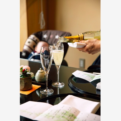 NAGASHIMA Photographyが出張撮影した「お食い初め＠椿山荘」の家族写真