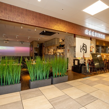 踊るカメラマンAKIRAが撮影したウェディングや家族、ビジネスの写真