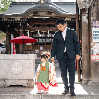 鈴木香那枝が出張撮影した「下谷神社での七五三撮影」の家族写真