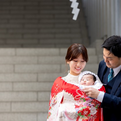 出張撮影くろさわが出張撮影したショール, 唯一, 裸足などが写った「お宮参り」の家族写真