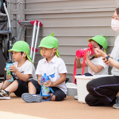 T.Matsumuraが出張撮影した甘いひよこ, 鍛冶池キャンプ場, ローラースポーツなどが写った「運動会（保育園）」の家族写真