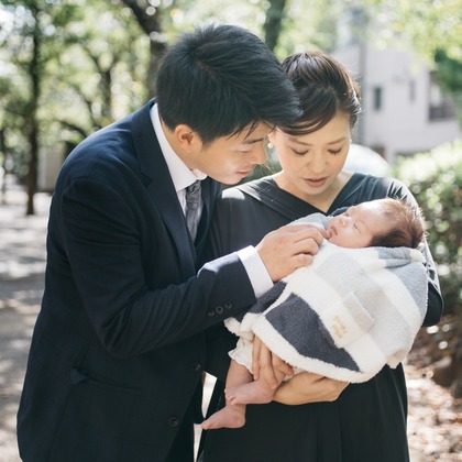 植村由理が出張撮影した「お宮参り　＠水天宮」の家族写真