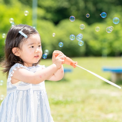 合同会社優希photoが出張撮影した成人式, 落葉, 着物が写った家族写真の出張撮影の写真