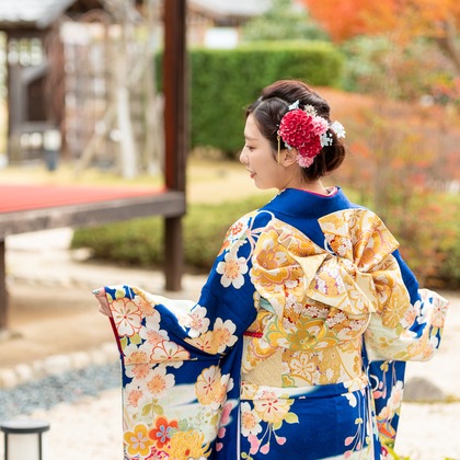合同会社優希photoが出張撮影した成人式, 落葉, 着物が写った成人式撮影の写真