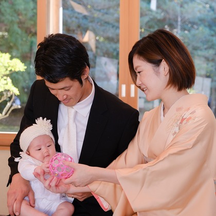 高夏写真店が出張撮影した記念写真, 家族写真, 七五三衣装が写ったお宮参りの写真