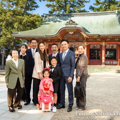 名畑文巨写真事務所が出張撮影した「出張撮影七五三・お宮詣り」の家族写真