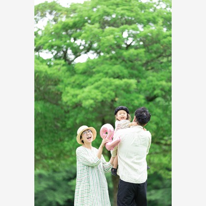 Chihiro Photographyが出張撮影した「2歳バースデーフォト 【名城公園】」の家族写真