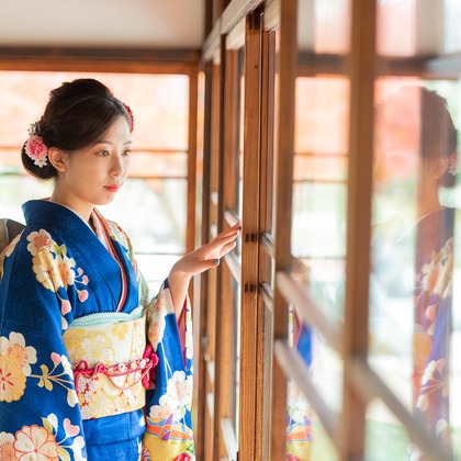 合同会社優希photoが出張撮影した成人式, 落葉, 着物が写った成人式撮影の写真