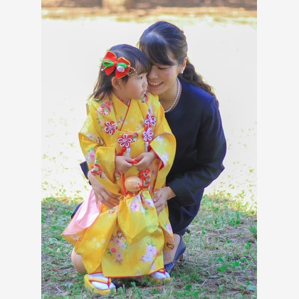 この写真は、出張撮影(家族写真(キッズ,ベビーフォト))のアルバム「七五三」にある写真の1枚で、家族写真(キッズ,ベビーフォト)などが写っています。<br>「七五三」では他にも:albumPhotoCount枚の家族写真を見ることができます。撮影者はSmile photo misakeです。カメラマンのプロフィールページで、家族写真(キッズ,ベビーフォト)撮影の口コミやおすすめコメントを見ることができます。