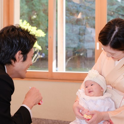 高夏写真店が出張撮影した記念写真, 家族写真, 七五三衣装が写ったお宮参りの写真