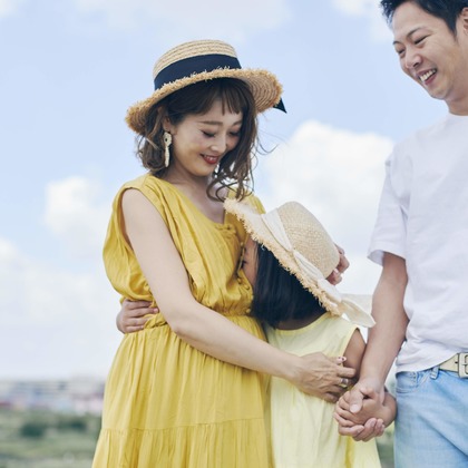 NISHIMURA AKINOBUが出張撮影した自然の中の人々, 友情, ハネムーン/新婚旅行などが写った「家族フォト@二子玉川公園」の家族写真