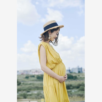 NISHIMURA AKINOBUが出張撮影したストリートファッション, 自然の中の人々, ジョイントなどが写った「初夏のマタニティフォト@二子玉川公園」の家族写真