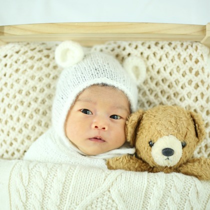 出張撮影HUG TIMEが撮影したニューボーンフォトの写真